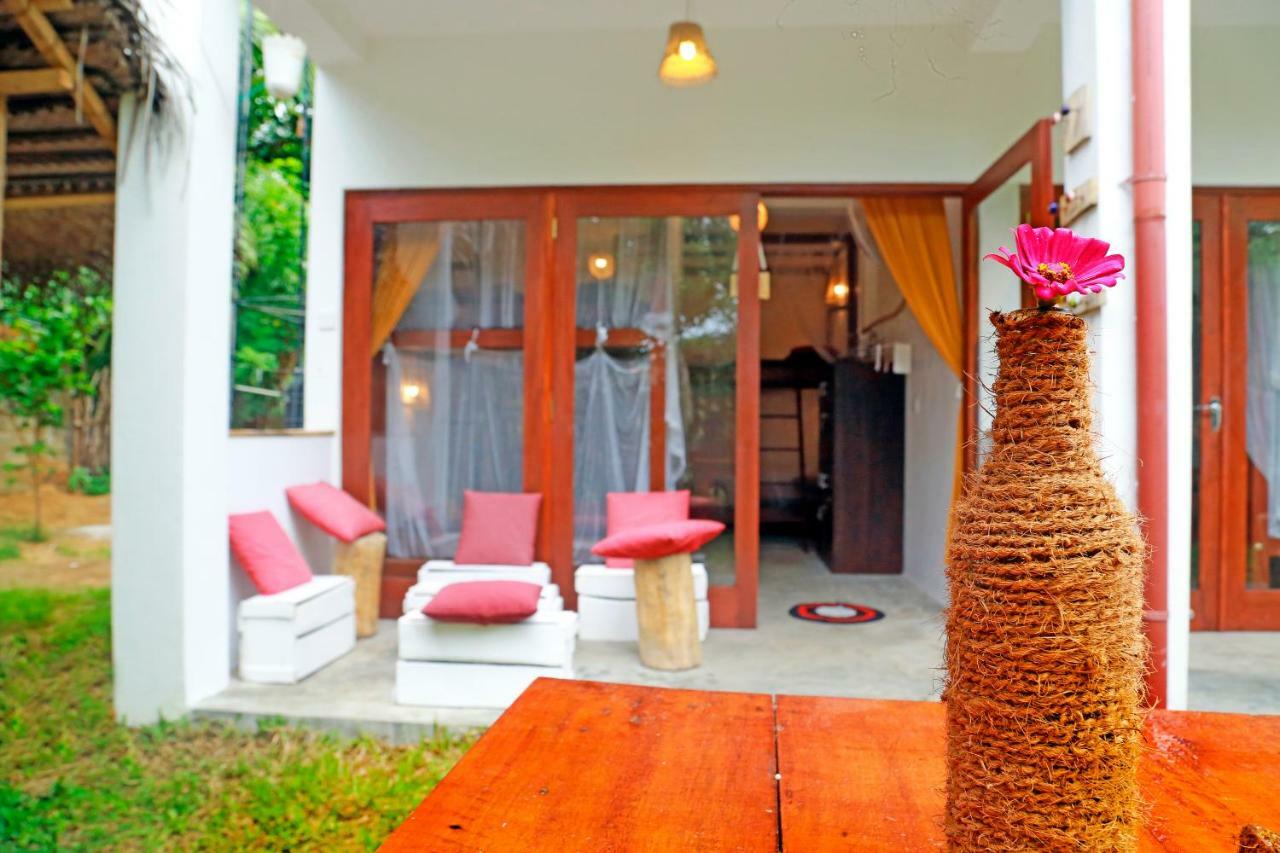 Chez Podi Surf Stay Mirissa Dış mekan fotoğraf